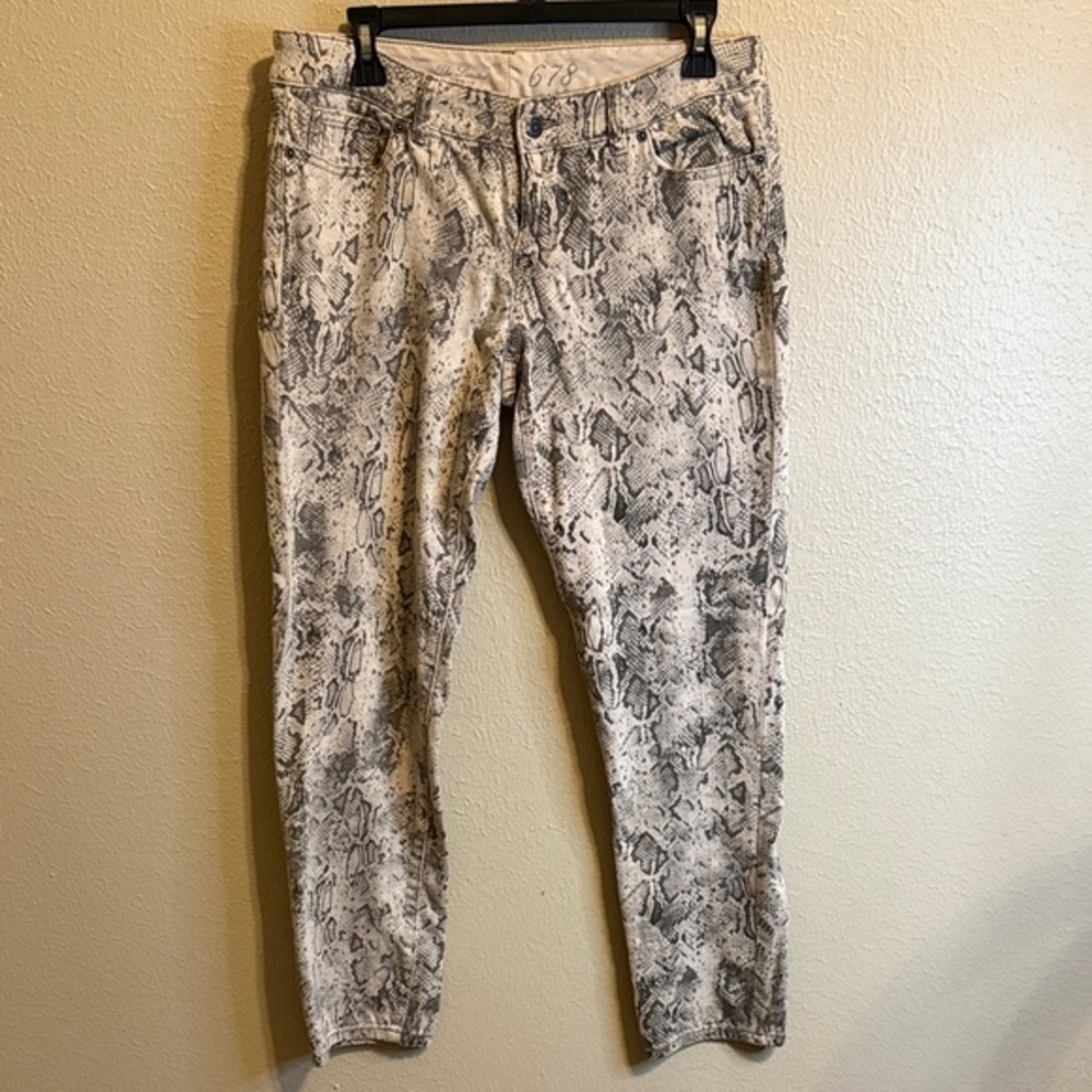 The Limited Gray Snake Print Ankle Jeans